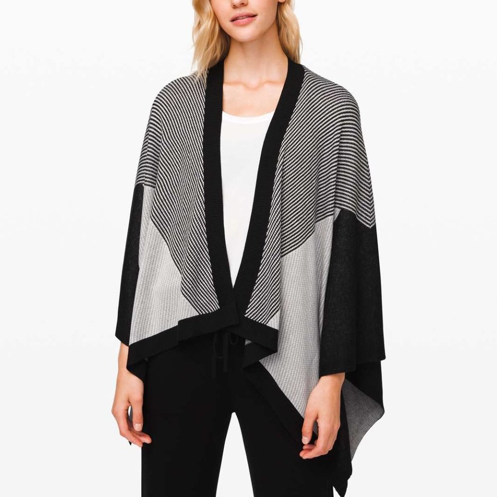 Lululemon Here for Serenity Wrap Blk/Wht - OS